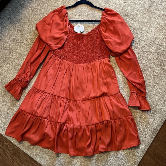 NWT Puff-Sleeve Dress L - Picture 9 of 9